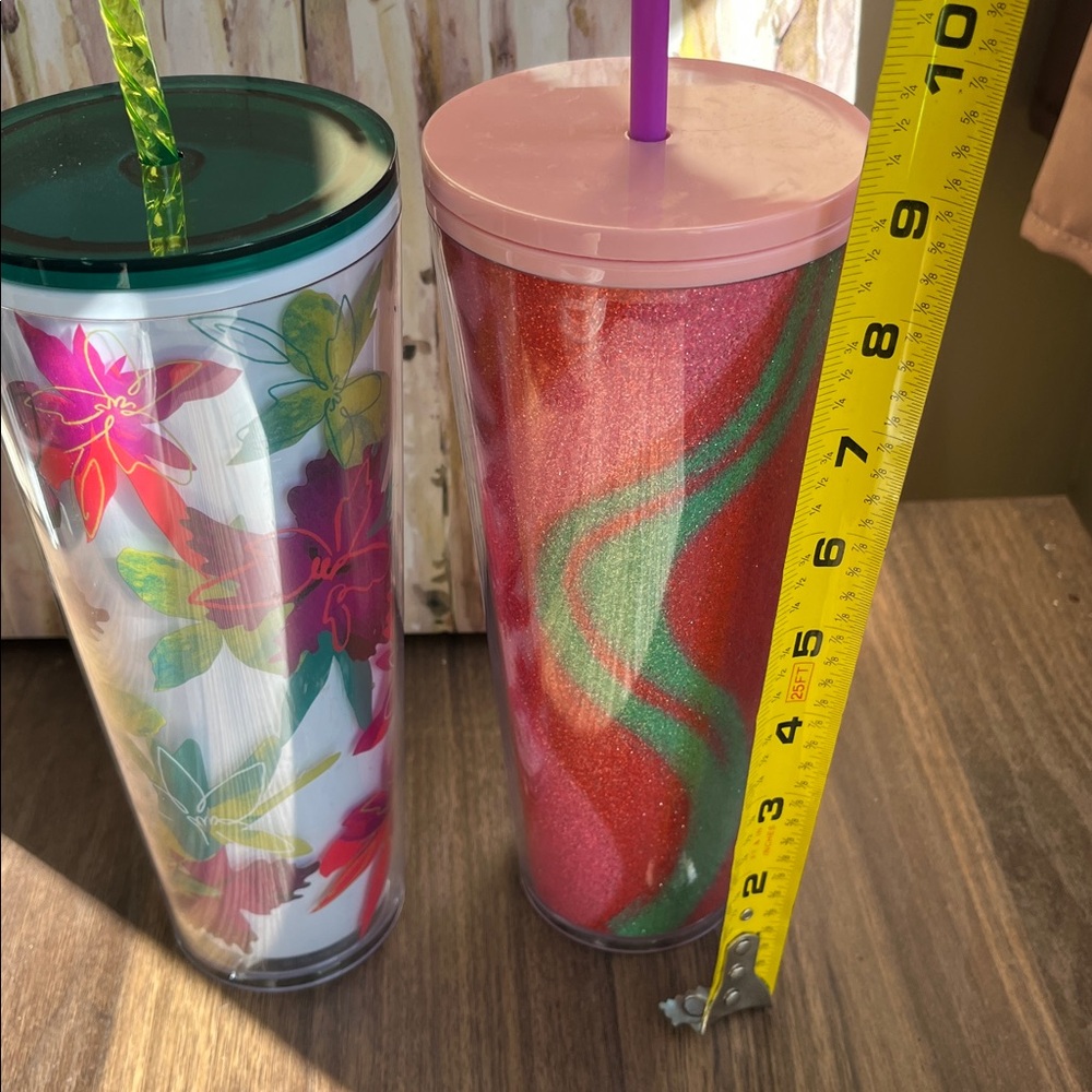 Two Starbucks tumblers with straws - Picture 5 of 6